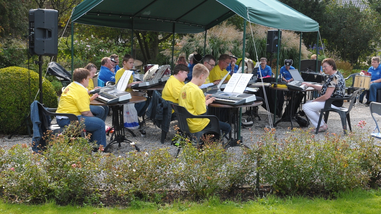 Muzikanten spelen sterren van de hemel - RTV NOF Nieuws